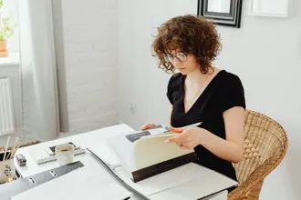 Innovación administrativa: Digitalización y tendencias futuras para PYMEs y autónomos