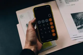 Cómo elegir entre financiación bancaria y no bancaria para tu pyme