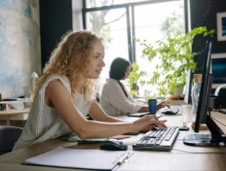 Qué gastos son deducibles para autónomos y empresas